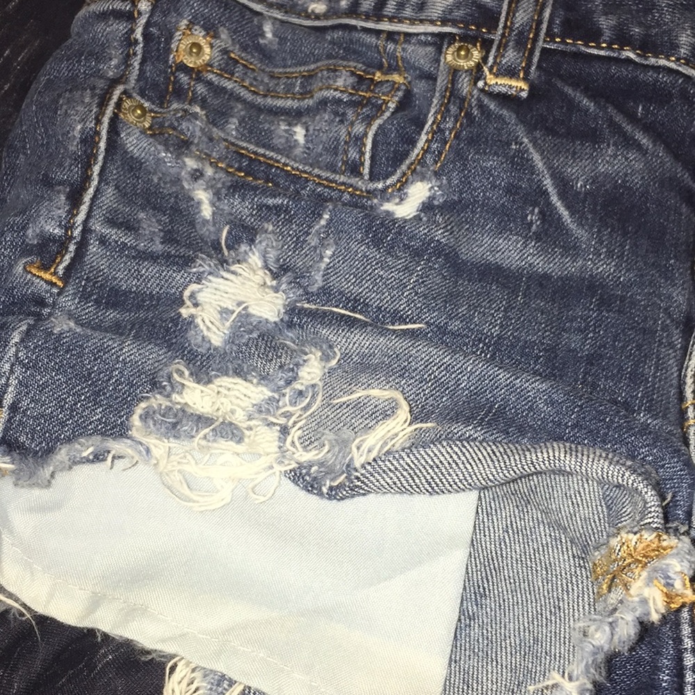 Shorts - Picture 2 of 3